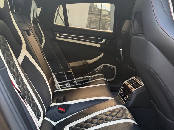 2019 Porsche Panamera GTS II, чёрный, 9500000 рублей - вид 4