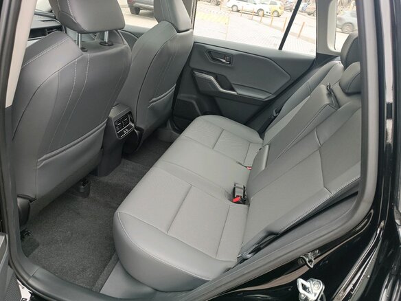 2026 Toyota RAV4 VI (XA60), чёрный - вид 12