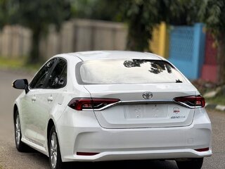 2023 Toyota Corolla XII (E210), белый, 1640000 рублей, вид 4