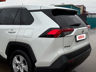 2019 Toyota RAV4 V (XA50), белый, 3550000 рублей, вид 4