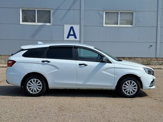 2022 Lada (ВАЗ) Vesta SW I, белый, 949000 рублей, вид 4