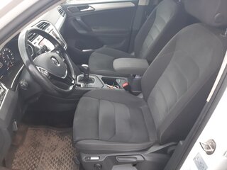 2017 Volkswagen Tiguan II, белый, 1750000 рублей, вид 5