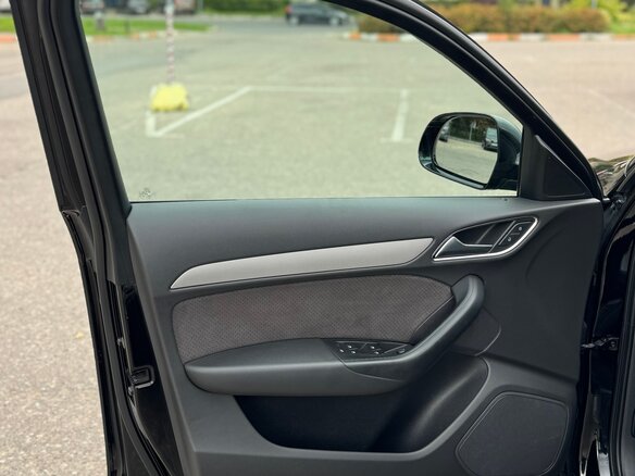 2014 Audi Q3 I (8U), чёрный - вид 11