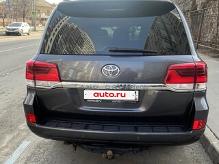 2015 Toyota Land Cruiser 200 Series Рестайлинг 2, серый, 4300000 рублей, вид 4
