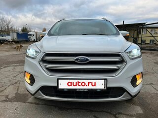 2017 Ford Kuga II Рестайлинг, белый, 1640000 рублей, вид 1