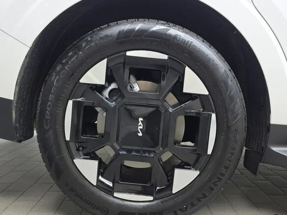 2023 Kia Carnival IV Рестайлинг, белый, 6020000 рублей - вид 6