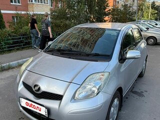 2010 Toyota Vitz II (XP90), серый, 620000 рублей, вид 1