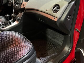 2013 Chevrolet Cruze I Рестайлинг, красный, 800000 рублей, вид 5