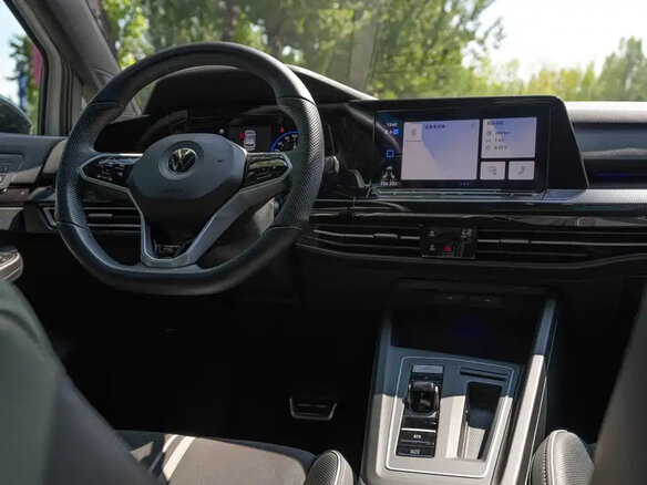 2022 Volkswagen Golf VIII, белый, 1710000 рублей - вид 11