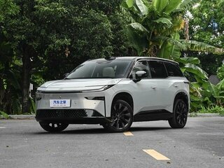 2026 Toyota bZ3X 58.3 kWh, серебристый, 2750000 рублей, вид 1