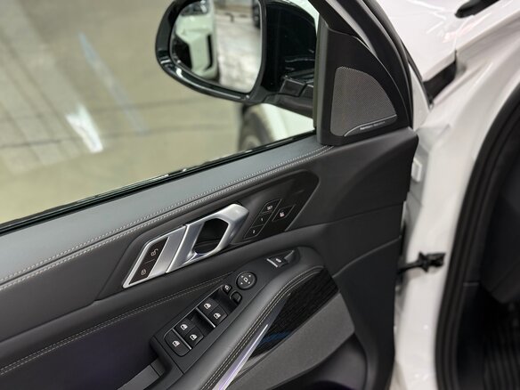 2024 BMW X5 40i IV (G05/G18) Рестайлинг, белый, 14999000 рублей - вид 10