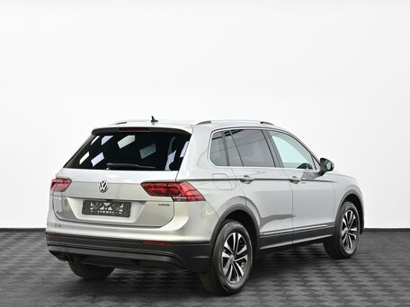 2019 Volkswagen Tiguan II, серебристый, 1865000 рублей, вид 4