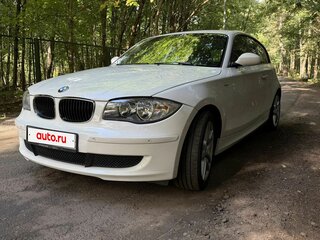 2008 BMW 1 серии 116i I (E81/E82/E87/E88) Рестайлинг, белый, 800000 рублей, вид 1
