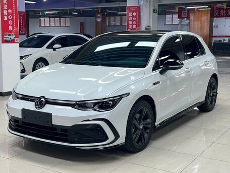 2022 Volkswagen Golf VIII, белый, 2100000 рублей, вид 1
