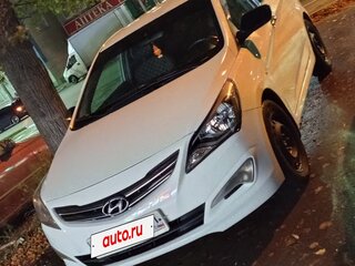 2015 Hyundai Solaris I Рестайлинг, белый, 550000 рублей, вид 4