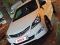 2015 Hyundai Solaris I Рестайлинг, белый, 550000 рублей - вид 3