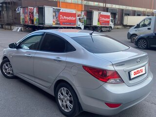 2011 Hyundai Solaris I, серебристый, 530000 рублей, вид 4