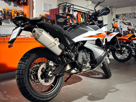 2026 KTM 790 Adventure, белый, 1450000 рублей, вид 5