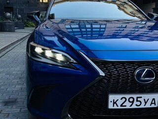 2022 Lexus ES 300h VII Рестайлинг, синий, 5300000 рублей, вид 5