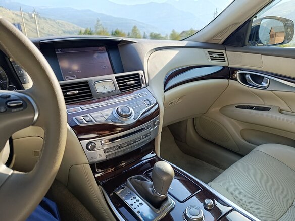2014 Infiniti Q70 I Рестайлинг, серый, 2600000 рублей - вид 4