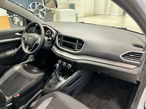 2026 Lada (ВАЗ) Vesta I Рестайлинг (NG), белый - вид 4