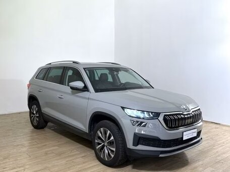 2022 Skoda Kodiaq I Рестайлинг, серый, 3850000 рублей, вид 1