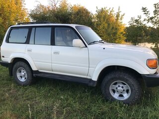 1995 Toyota Land Cruiser 80 Series Рестайлинг, белый, 2700000 рублей, вид 3