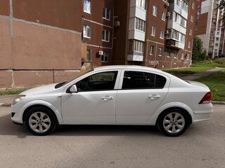 2013 Opel Astra H Рестайлинг, белый, 620000 рублей, вид 4