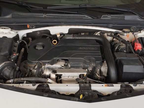 2019 Chevrolet Malibu IX Рестайлинг, белый, 1550000 рублей - вид 10