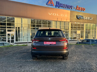2018 Skoda Kodiaq I, коричневый, 2000000 рублей, вид 4