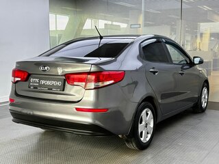 2016 Kia Rio III Рестайлинг, серый, 960000 рублей, вид 5
