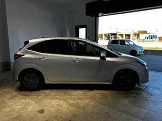 2022 Nissan Note e-Power III, серебристый, 1430777 рублей, вид 4