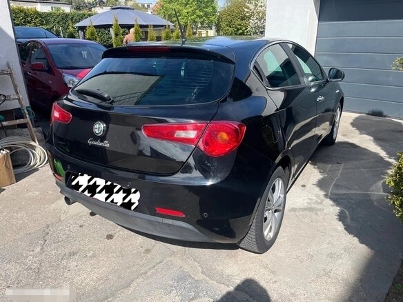 2012 Alfa Romeo Giulietta III, чёрный, 880000 рублей - вид 1