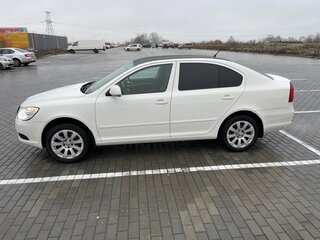 2013 Skoda Octavia II (A5) Рестайлинг, белый, 690000 рублей, вид 4