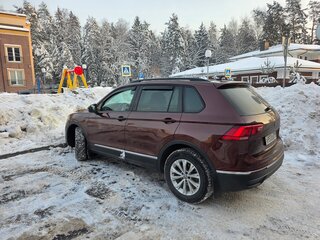 2022 Volkswagen Tiguan II Рестайлинг, коричневый, 3050000 рублей, вид 5