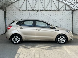 2013 Kia Rio 4-speed III, бежевый, 850000 рублей, вид 4