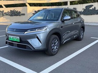 2026 BYD Yuan Up 45.12 kWh, серый, 1589000 рублей, вид 3