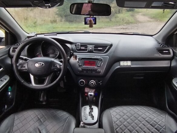 2013 Kia Rio III, белый, 730000 рублей - вид 8