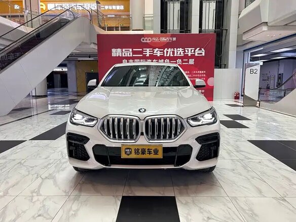 2022 BMW X6 30i III (G06), белый, 6431000 рублей - вид 1