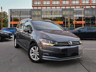 2019 Volkswagen Touran II, серый, 1900000 рублей, вид 3