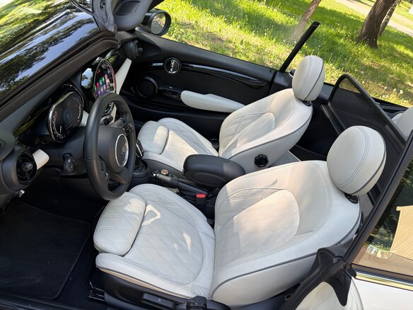 2021 Mini Cabrio Cooper III Рестайлинг, белый, 2700000 рублей - вид 12