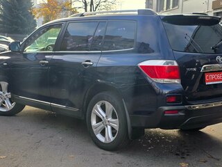 2011 Toyota Highlander II (XU40) Рестайлинг, синий, 1799000 рублей, вид 4
