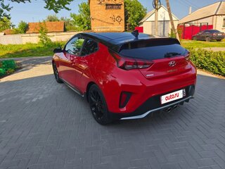 2018 Hyundai Veloster II, красный, 2250000 рублей, вид 4
