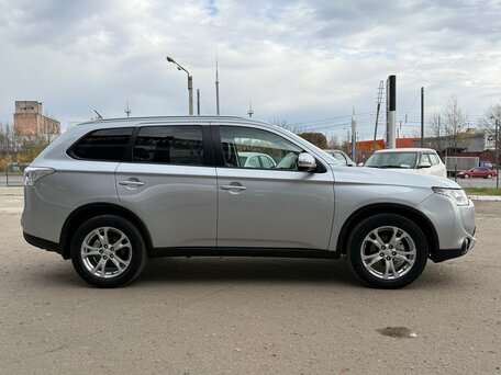 2014 Mitsubishi Outlander III Рестайлинг, серый, 1465000 рублей, вид 4