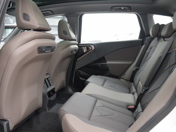 2026 BMW X3 Long 30L xDrive IV (G45/G48), белый, 7500000 рублей - вид 12