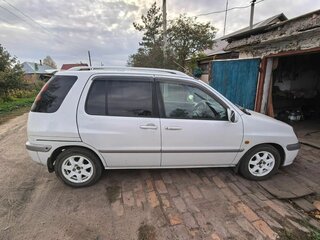 1998 Toyota Raum I, белый, 400000 рублей, вид 2