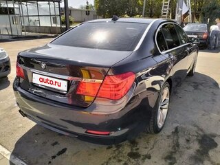 2009 BMW 7 серии Long 730Ld V (F01/F02/F04), серый, 1780000 рублей, вид 4