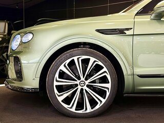 2021 Bentley Bentayga I Рестайлинг, зелёный, 24500000 рублей, вид 4