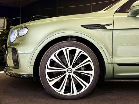 2021 Bentley Bentayga I Рестайлинг, зелёный, 24500000 рублей, вид 4