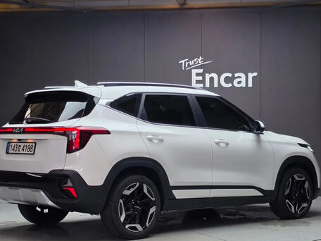 2022 Kia Seltos I Рестайлинг, белый, 1633000 рублей, вид 3
